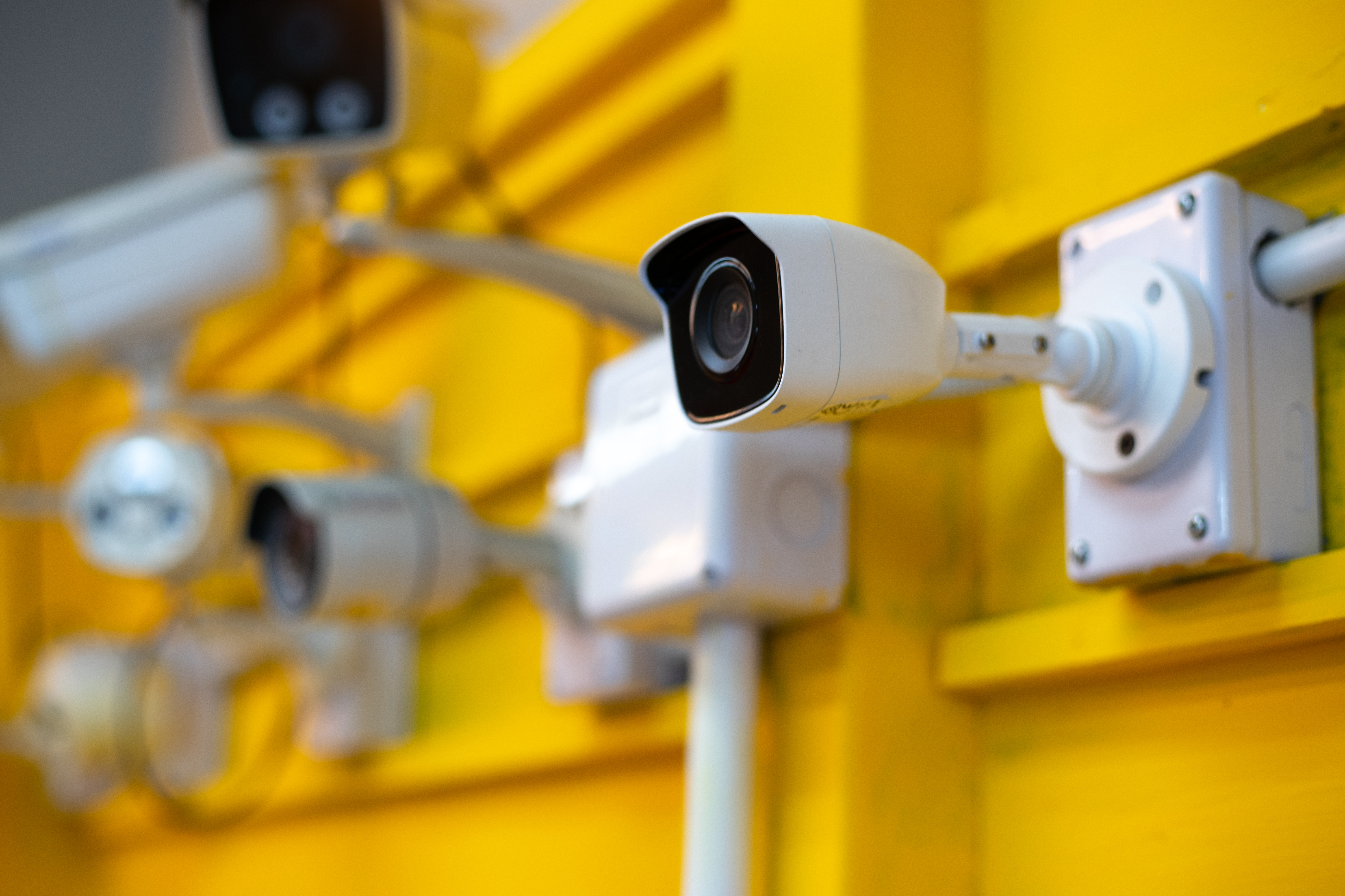 outdoor commercial security cameras