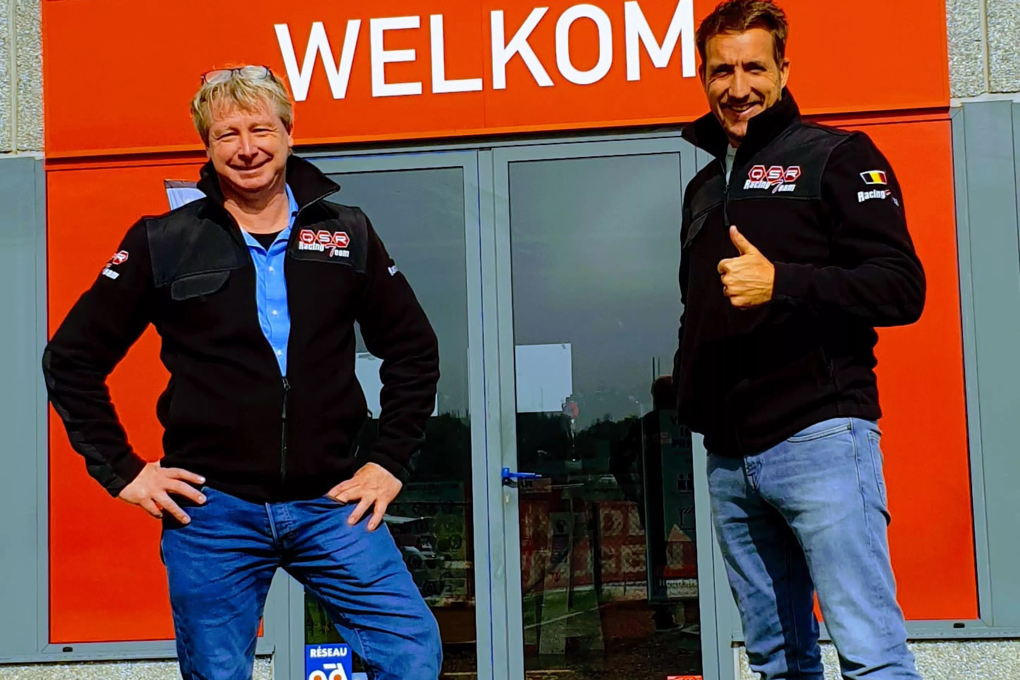 Propriétaires_QST Autoservice Roosdaal à l'accueil