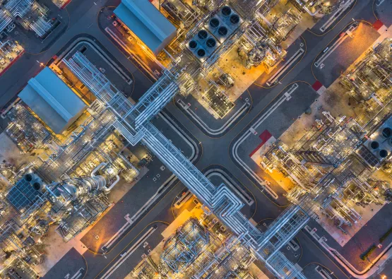 Industrieterrein van bovenaf gefotografeerd.