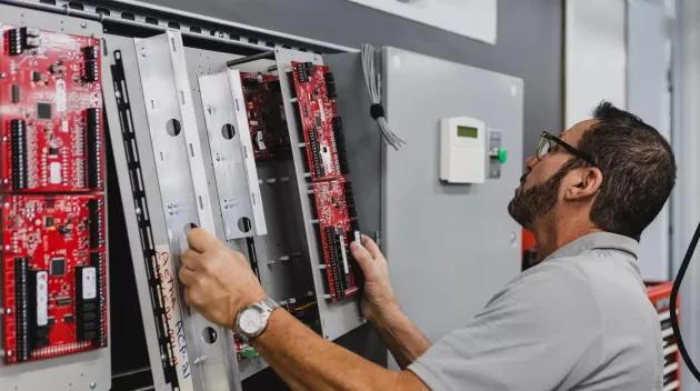 SecTech_2022_NY, US_Engineer Working-8E9A2381