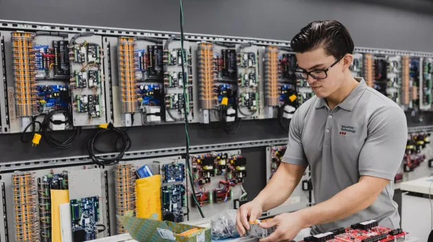 SecTech_2022_NY, US_Engineer Working-8E9A2396