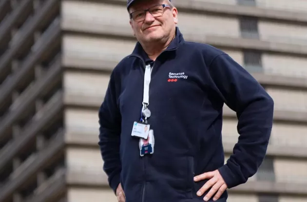 Servicetekniker med speciale i adgangskontrol