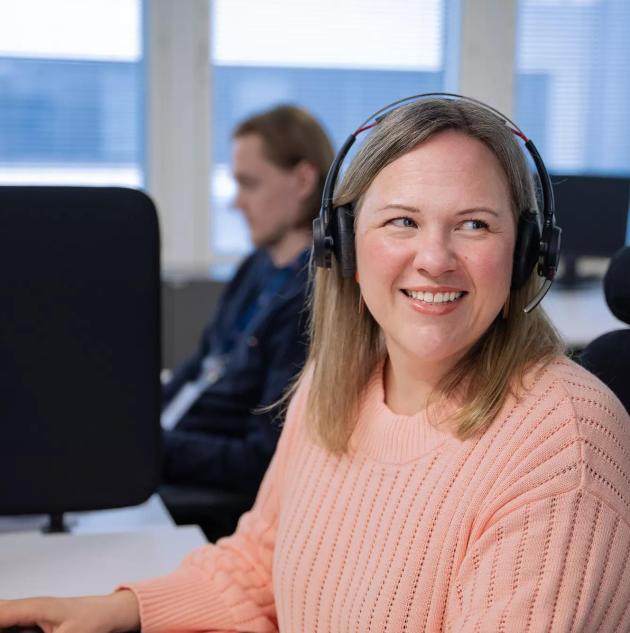 customer service representative providing professional monitoring security services